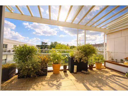 appartement en vente à terme avec usufruit de 4 pièces 87. m2 + terrasse de 28m² croissy s