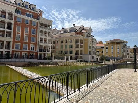 rare sur le marché : duplex meublé de standing avec terrasse plein sud