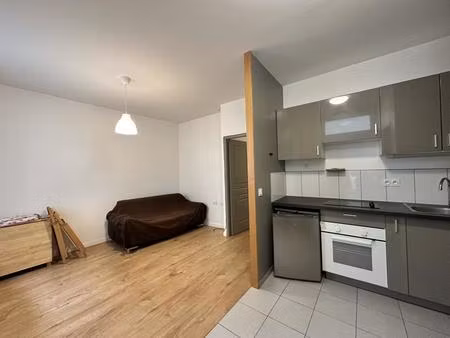 grenoble - appartement t2 avec pret de meubles