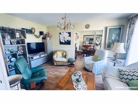 laval - appartement avec trois balcons