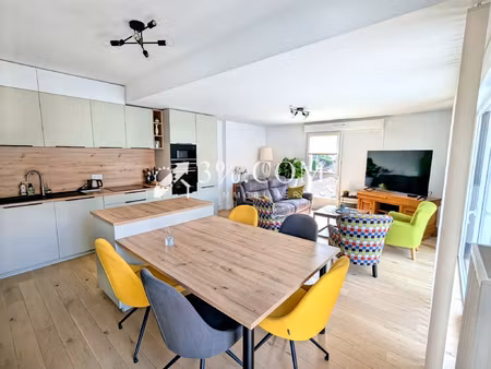 superbe t4 de 86 m2 - cuisine équipée - terrasse sud-ouest -