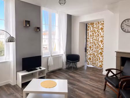 location appartement 1 pièce 32 m² à pélussin (42410)
