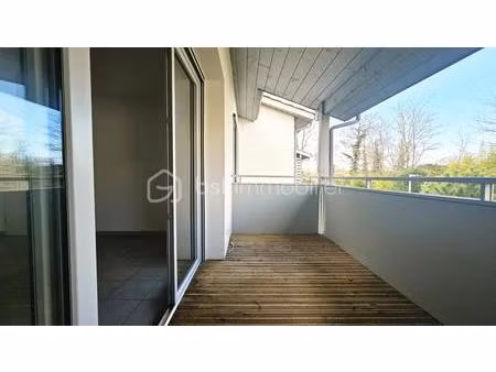 soustons – appartement t2 récent avec terrasse et double parking en sous-sol
