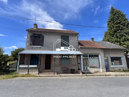 maison en pierres avec ancien commerce  atelier  dépendances