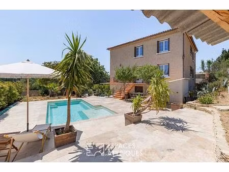 maison familiale rénovée avec piscine  garage et vue