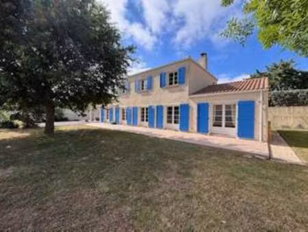 vente maison piscine aux sables-d'olonne (85100) : à vendre piscine / 190m² les sables-d'o