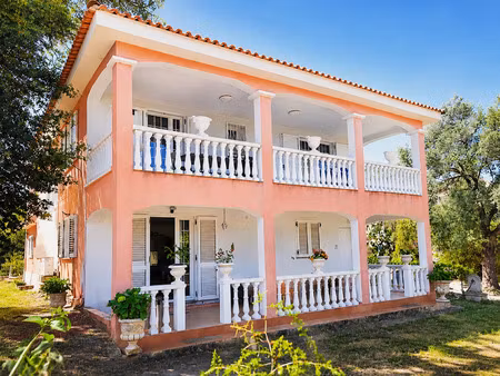 vente maison 8 pièces 177 m² porto-vecchio (20137)