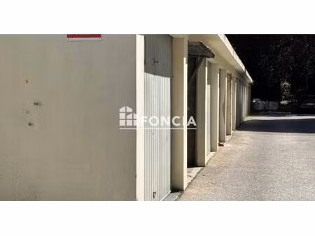# garage sécurisé - 22 000 € (-2 000 €)