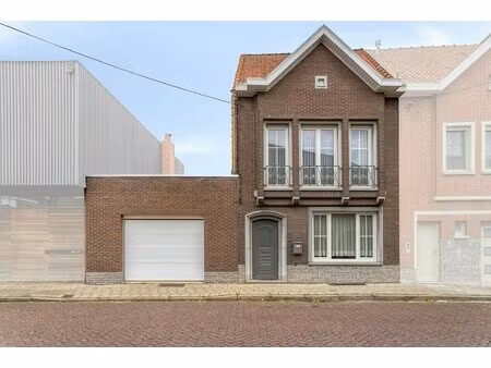 unieke woning met atelier aan de leie te koop in harelbeke