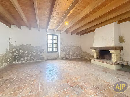 lucon - maison a renover -