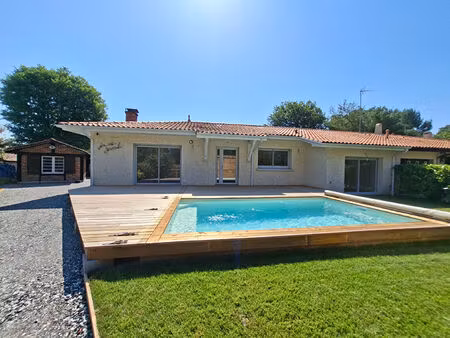 moliets bourg ? maison entièrement rénovée avec piscine et dépendance