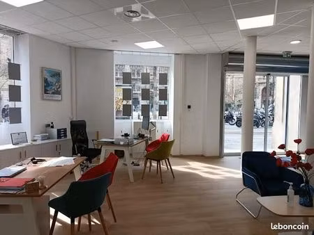 bureaux 383 m²