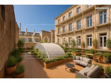 bureau 1 555 m²