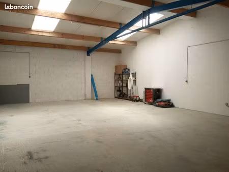 loue local 90m² peyrolles en provence