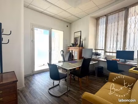 local commercial 48 m² marseille