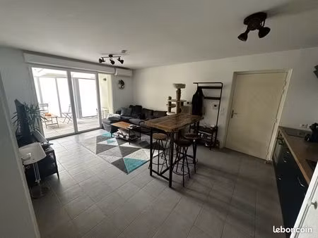 t2 43m2 avec terrasse et place de parking