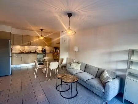 a louer t3 meublé avec terrasse et parking ?️