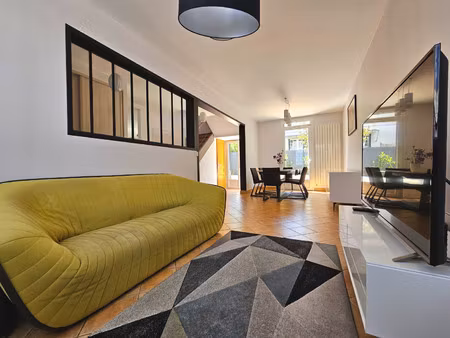 maison de luxe à louer dans le quartier coteaux