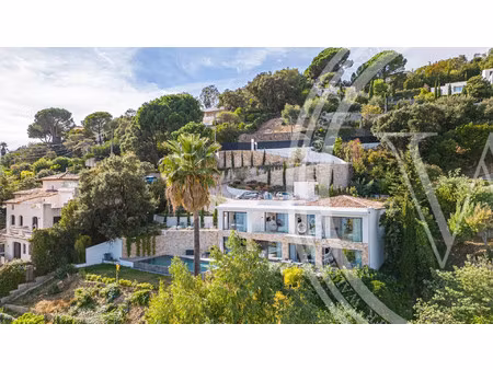 villa de luxe à louer dans le quartier font de veyre