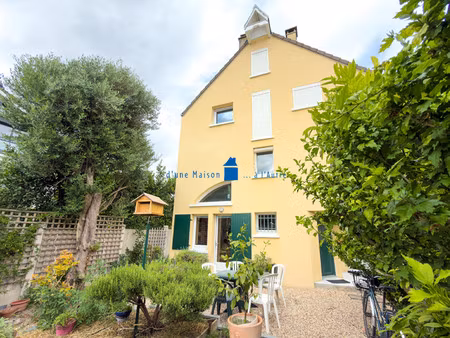 maison de luxe à vendre dans le quartier berteaux fermettes
