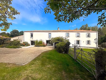 maison de luxe à vendre à landeronde
