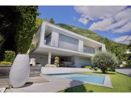 villa de luxe à vendre à la tronche