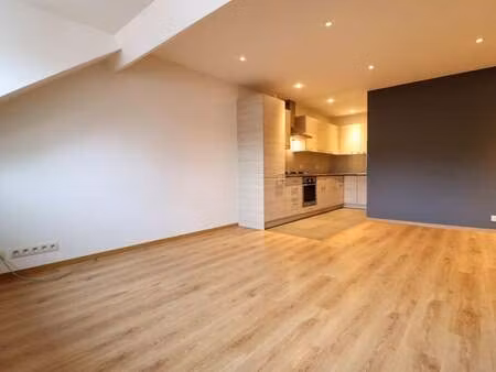 appartement à louer à forest € 1.155 (lpcsv) - latour & petit bxl location | zimmo