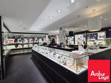 vente commerce 60 m² urrugne (64122)