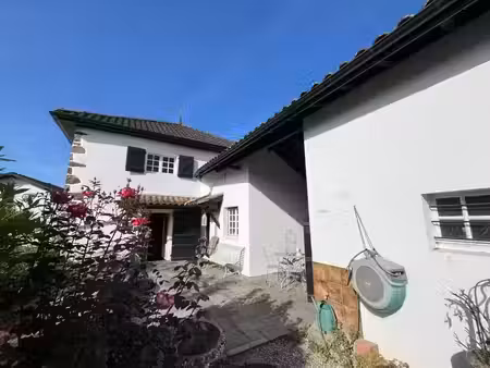 vente maison 5 pièces 142 m² bergouey-viellenave (64270)