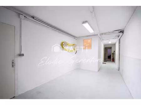 location commerce 6 pièces 60 m² à prades (66500)