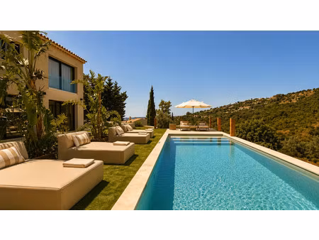 villa de luxe à vendre à les issambres