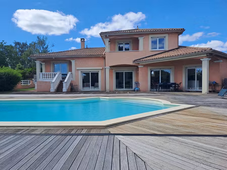 villa de luxe à vendre à cailloux-sur-fontaines