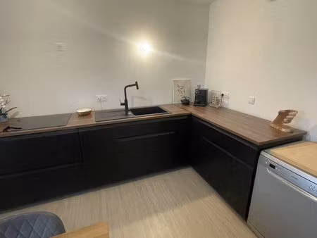 à vendre en exclusivite – appartement t3 avec place de parking cave et terrasse - proche b