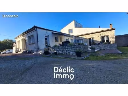 maison 9 pièces 240 m²