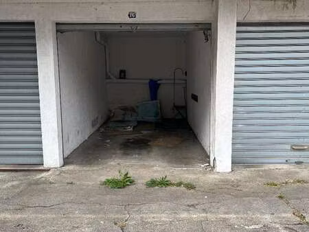 location garage box et parking à angers (49000) : à louer / angers