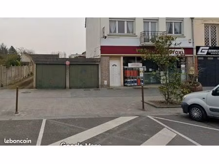garage 12.5 m² - 1 véhicule