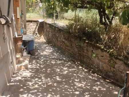 maison individuelle en pierre
