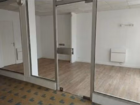 local 20 m² avec vitrine – centre-ville landivisiau