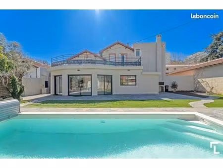 villa 4 pièces 120 m²
