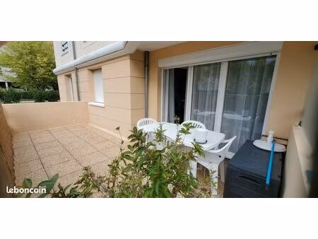 studio meuble avec terrasse a louer