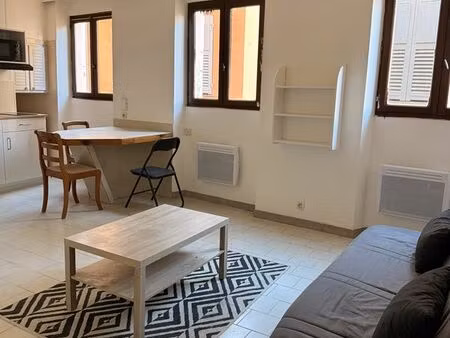 studio 1 pièce 29 m²