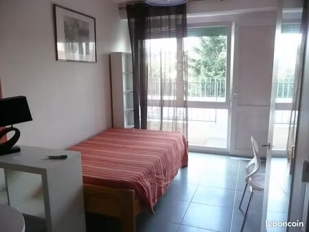 studio meuble  parking  calme  vue
