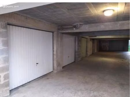 garage box 15m2 facultés jonelière