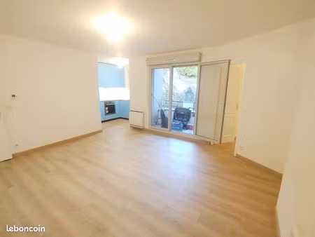 appartement 3 pièce refait à neuf + parking
