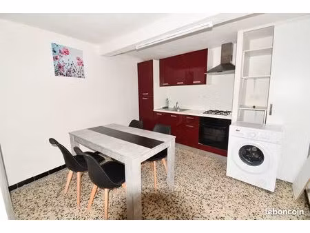 maison de village à louer à l'année en meublé 550