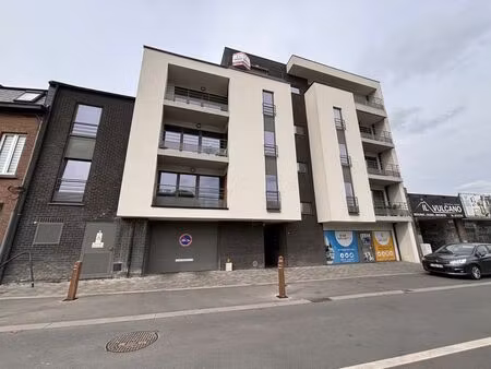 appartement à louer avec terrasse et 2 chambres   auvelais (vbe36911)