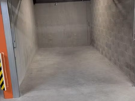 point du jour / garage à louer