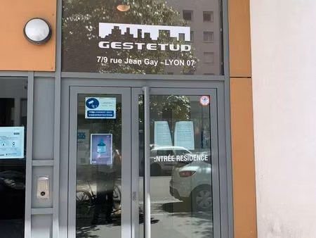 plcae de parking 200 avenue berthelot 50/mois