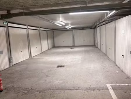 vente garage résidence domaine du parc meyzieu