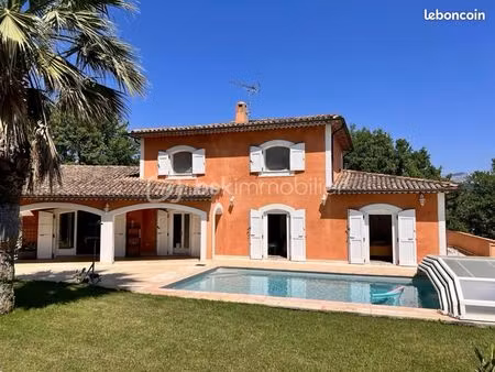 maison 6 pièces 250 m²